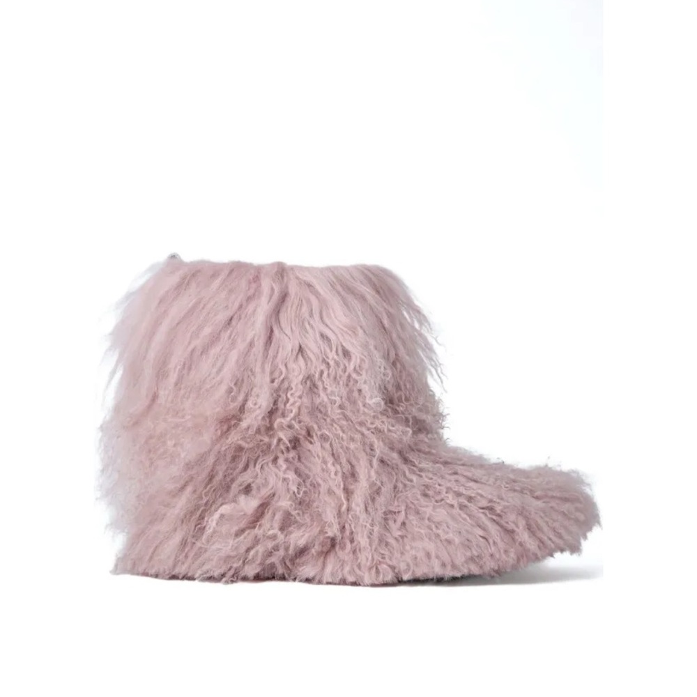 UGG Classic Fluff Momma Fawn Short Shearling Boots 8US
